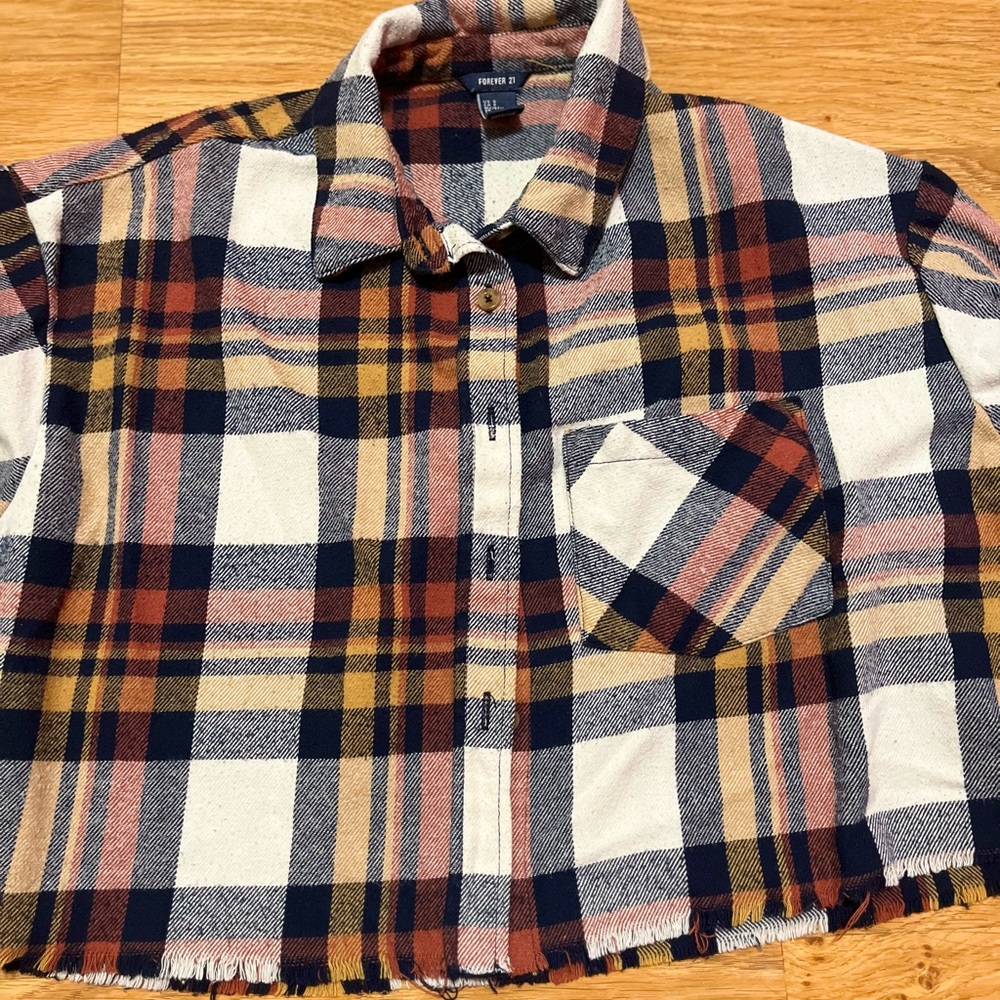 FOREVER 21 women’s cropped flannel